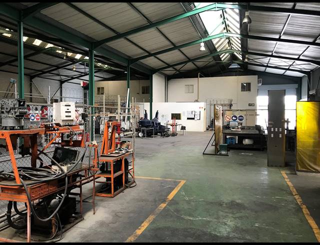 1,260M² FACTORY TO LET IN PAROW INDUSTRIAL